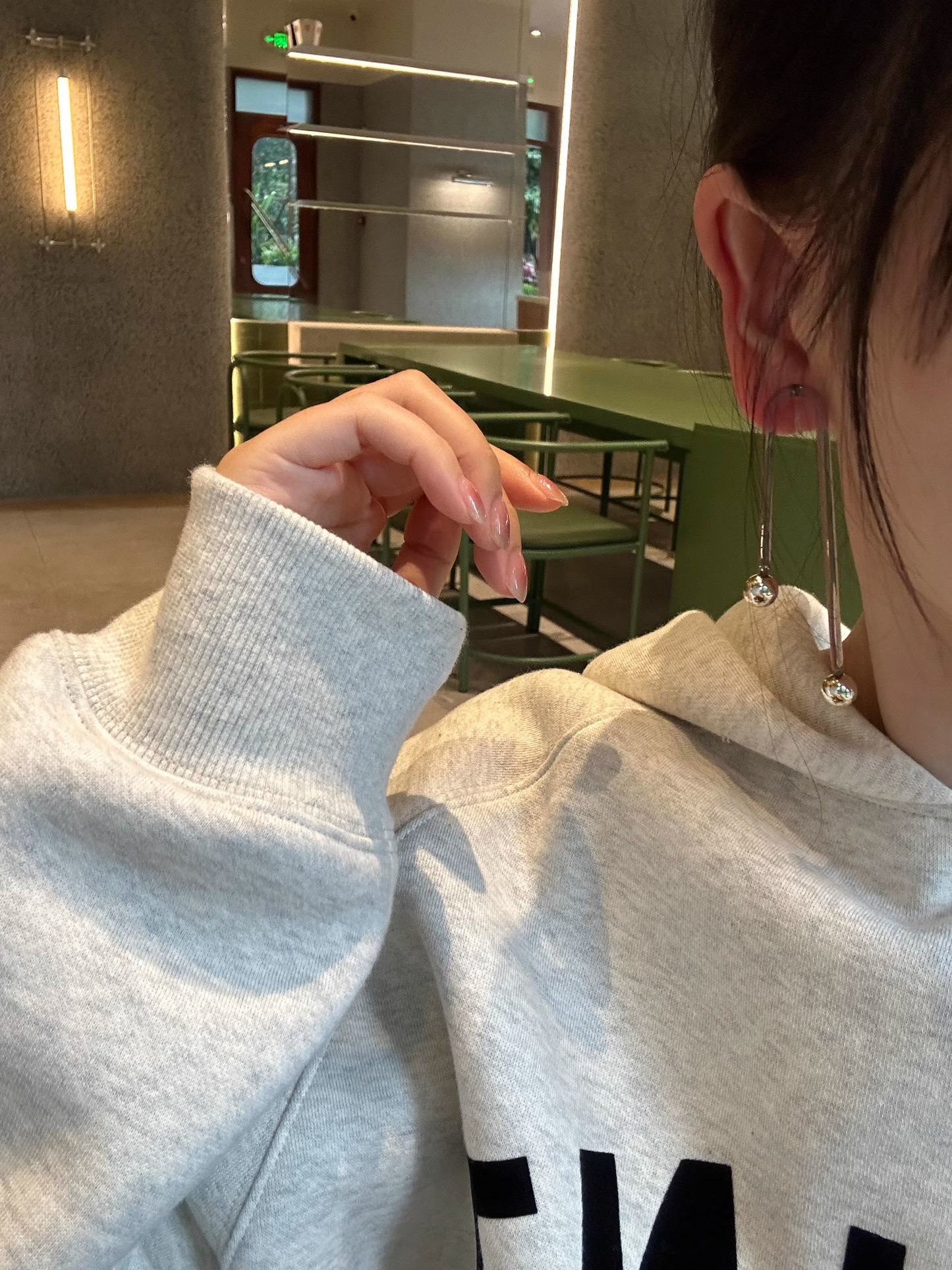 Earringu x 日系透明樹脂不對稱圓拱形耳環