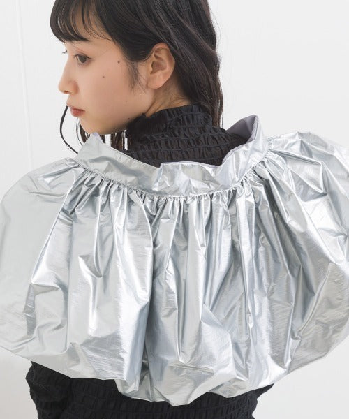 Metallic Ruffles Cape - 多功能撘配小物 - 金屬感荷葉邊